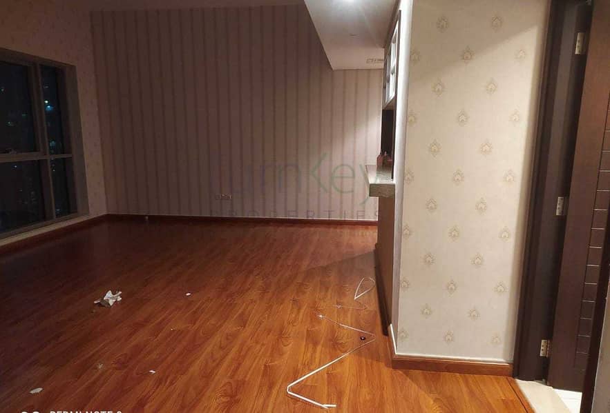 10 Good condition |1 Bedroom+ Large living room