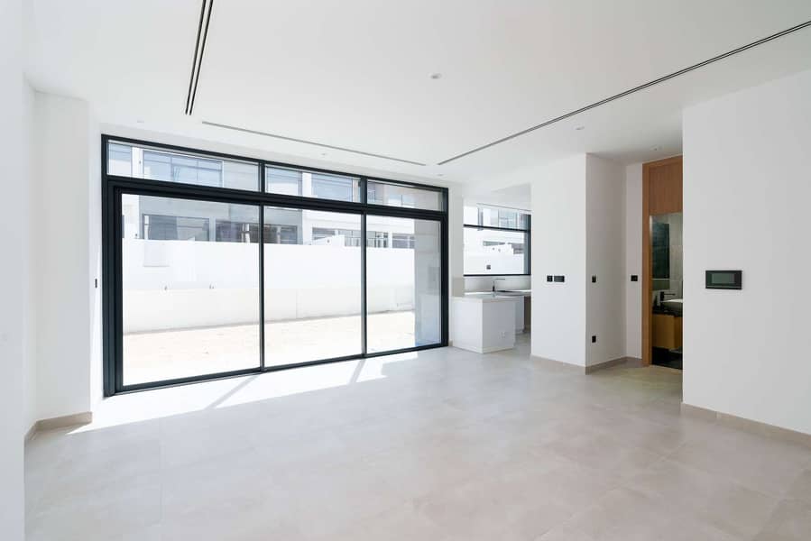 3 Genuine Resale | Flower Unit | Large Garden | View today