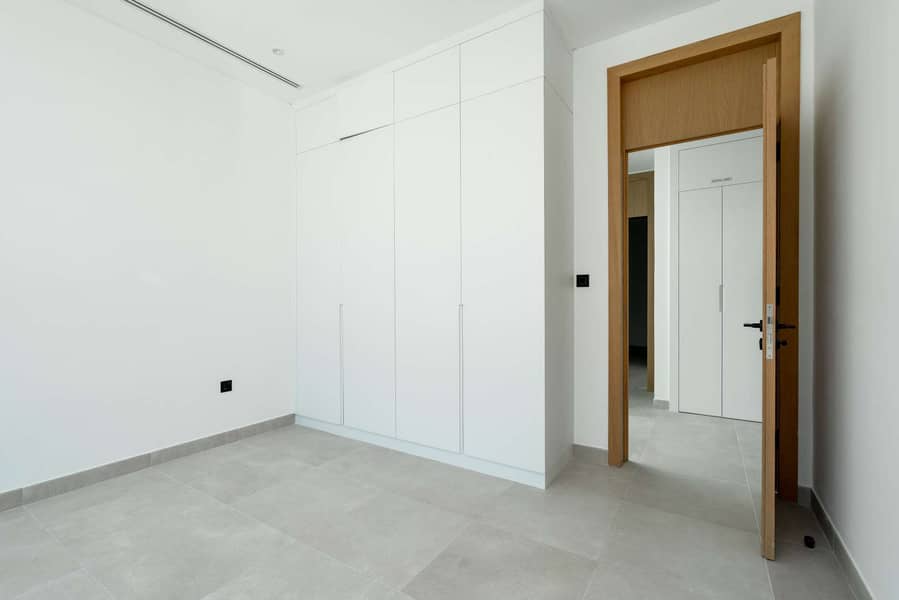 5 Genuine Resale | Flower Unit | Large Garden | View today