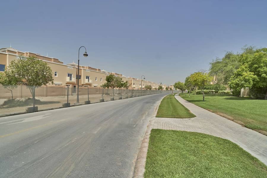 17 Single Row Family Home in Beautiful Community