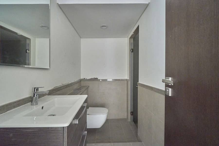 20 Single Row Family Home in Beautiful Community