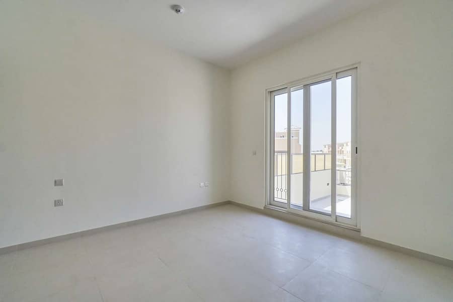 23 Single Row Family Home in Beautiful Community
