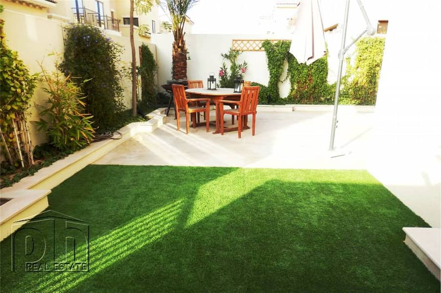 2E landscaped garden vacant on  transfer