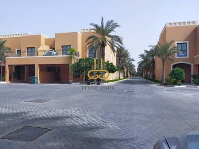 4 Bedroom Villa for Rent in Abu Dhabi Gate City (Officers City), Abu Dhabi - Luxury  4 BR Villa / Private Garden / Full Facilities / Perfect Location / Ready to Move In