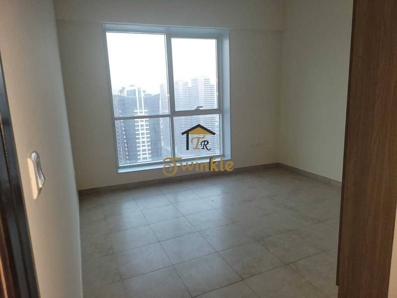 19 High floor |1 B/R with Balcony & lake view  in Preatoni Tower 42k!!