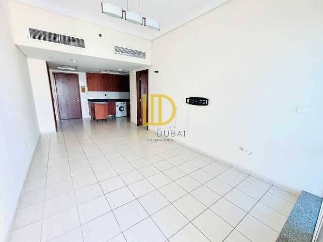 3 MH I Opposite Metro | Kitchen Equipped | Parking