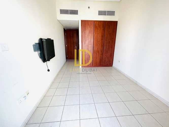 5 MH I Opposite Metro | Kitchen Equipped | Parking