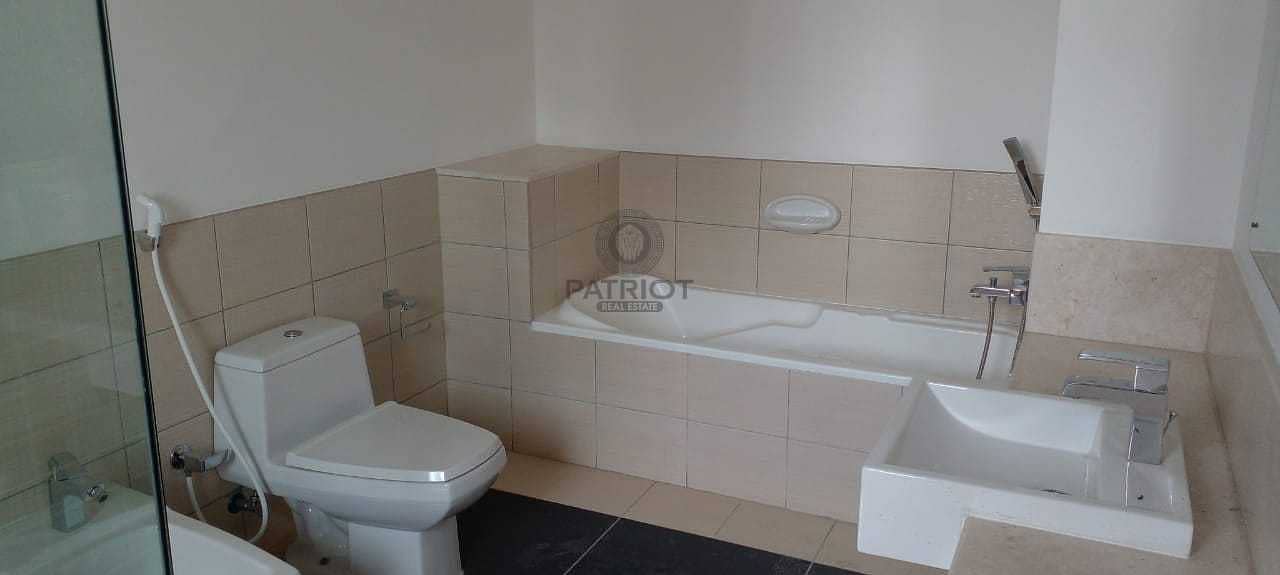 10 3BR | Amazing View | 4 Toilets | Closed Kitchen