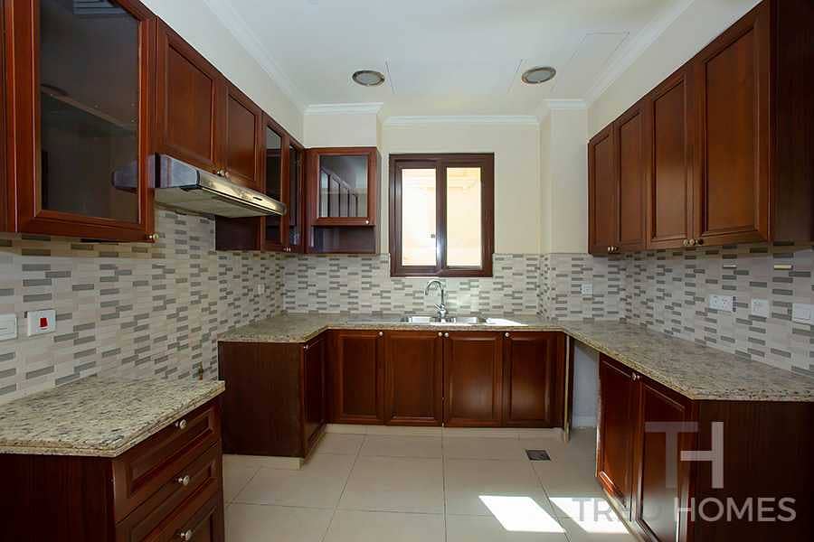 4 Spacious 5Bed+Maid | Extra Living Room | Vacant