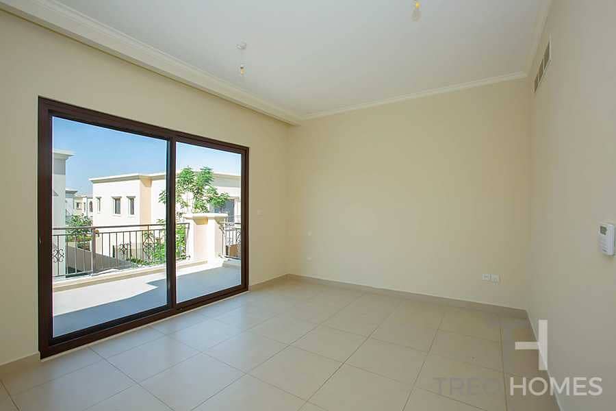 13 Spacious 5Bed+Maid | Extra Living Room | Vacant