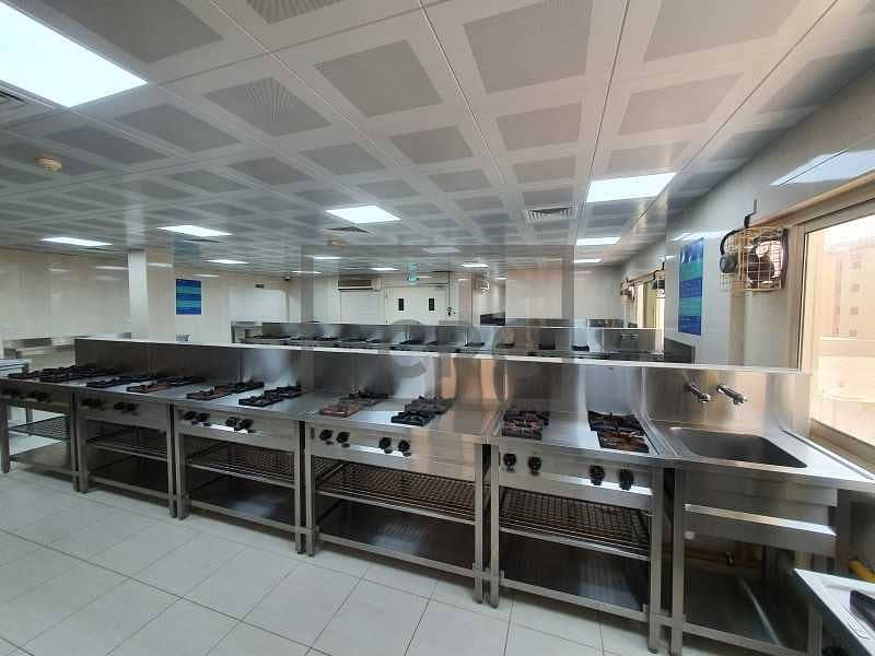 350 per person| 90 Rooms | Ready Kitchen | Clean