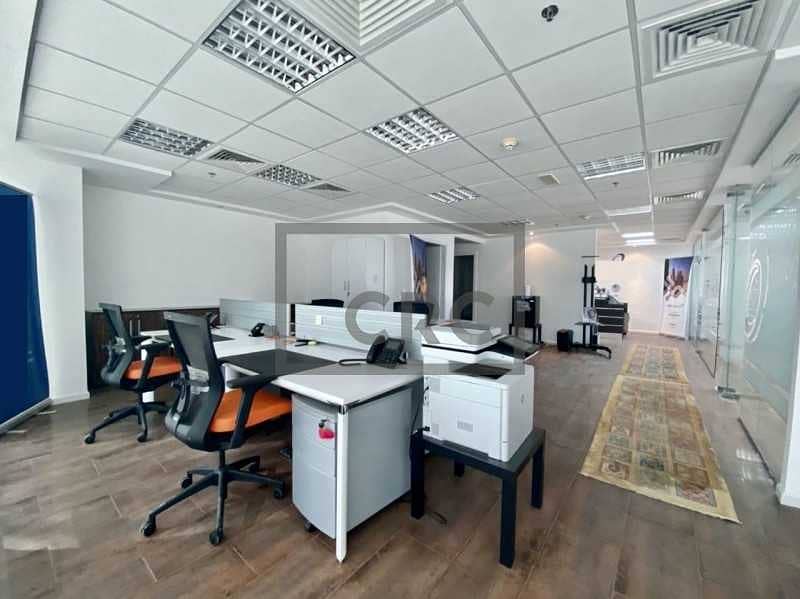 4 Furnished office | High-end building | Vacant