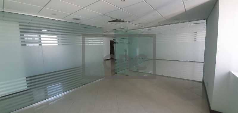 8 Fully Fitted with 3 Full Glass Partitions