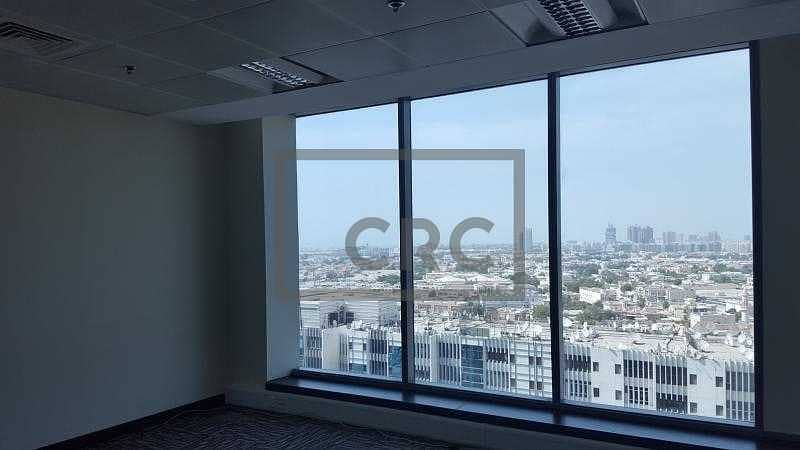 6 Fitted to High Standard | Full Floor | Near Metro|