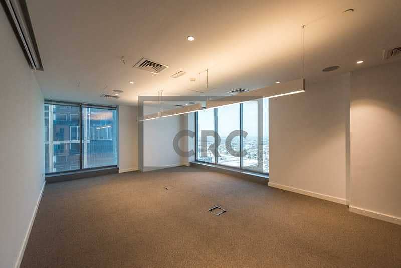 12 Fitted to High Standard | Full Floor | Near Metro|