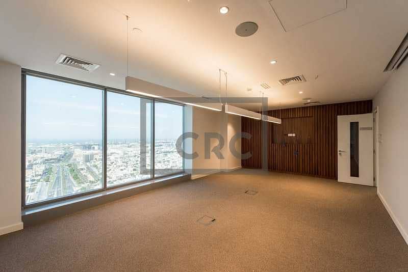 14 Fitted to High Standard | Full Floor | Near Metro|