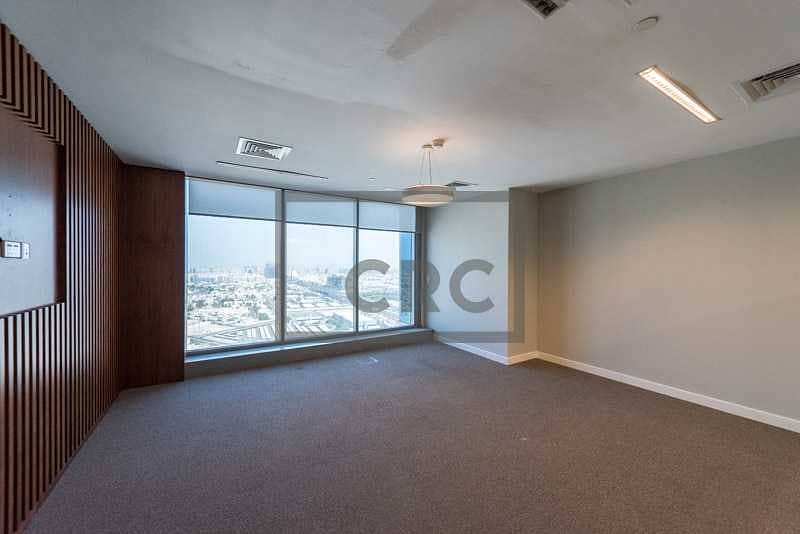 18 Fitted to High Standard | Full Floor | Near Metro|