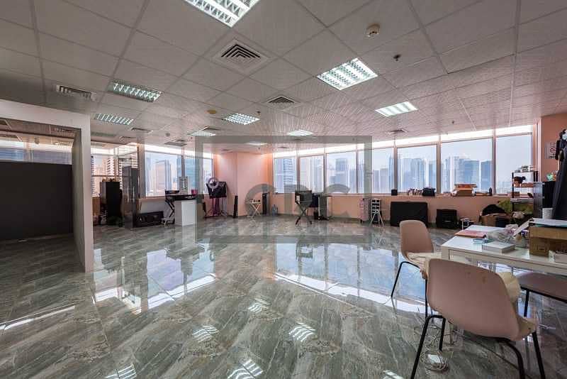 Fitted | Marble Floor| Vacant | Corner Unit