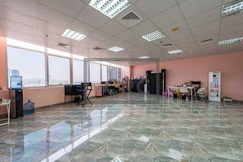 2 Fitted | Marble Floor| Vacant | Corner Unit