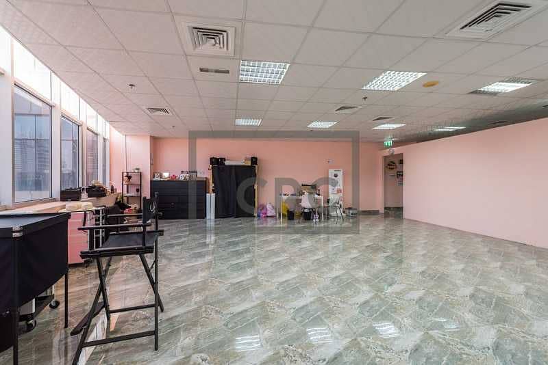 4 Fitted | Marble Floor| Vacant | Corner Unit