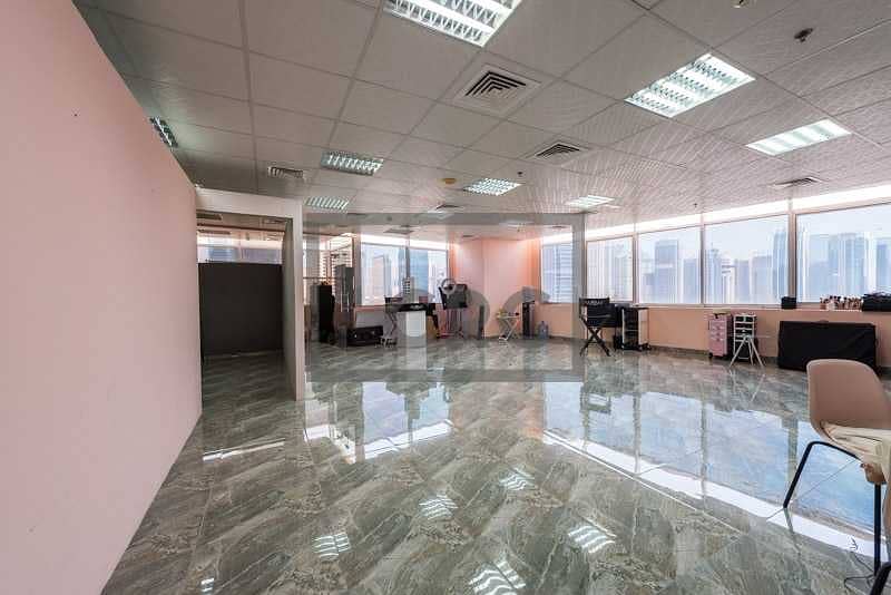 6 Fitted | Marble Floor| Vacant | Corner Unit