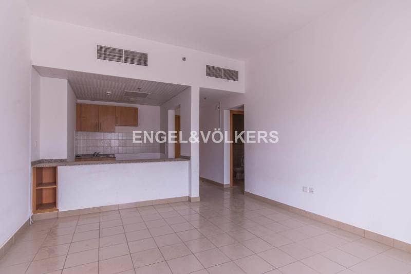 Large One Bedroom in Liwan - Queue Point