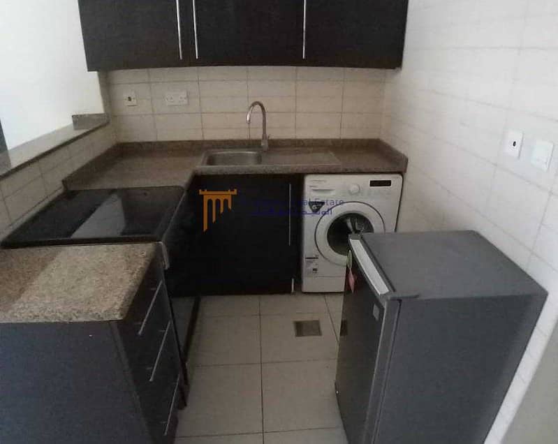 6 Well Maintained Studio Apartment in High Floor