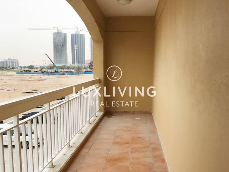 Spacious 2 Bedrooms | Vacant | Close to Dubai Mall