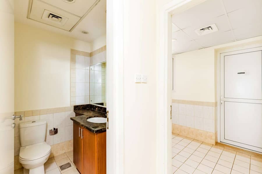 13 Spacious End Unit in The Springs