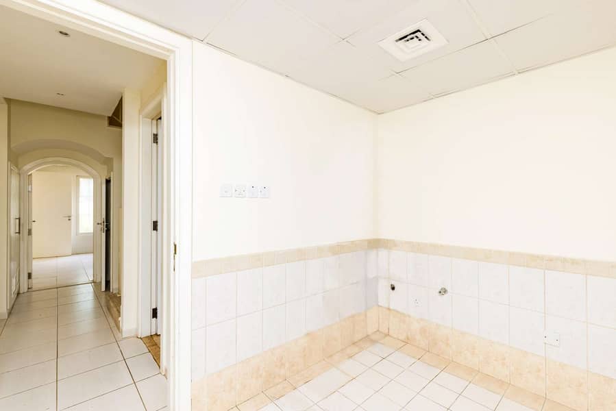 15 Spacious End Unit in The Springs