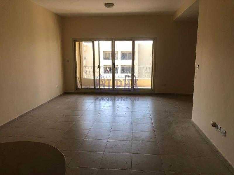 2 Unfurnished Studio in Golf! Mall View