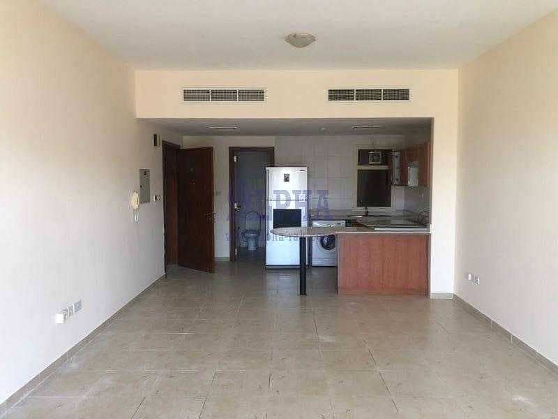 5 Unfurnished Studio in Golf! Mall View