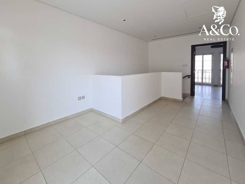6 Corner Townhouse|Close to Shopping  Mall