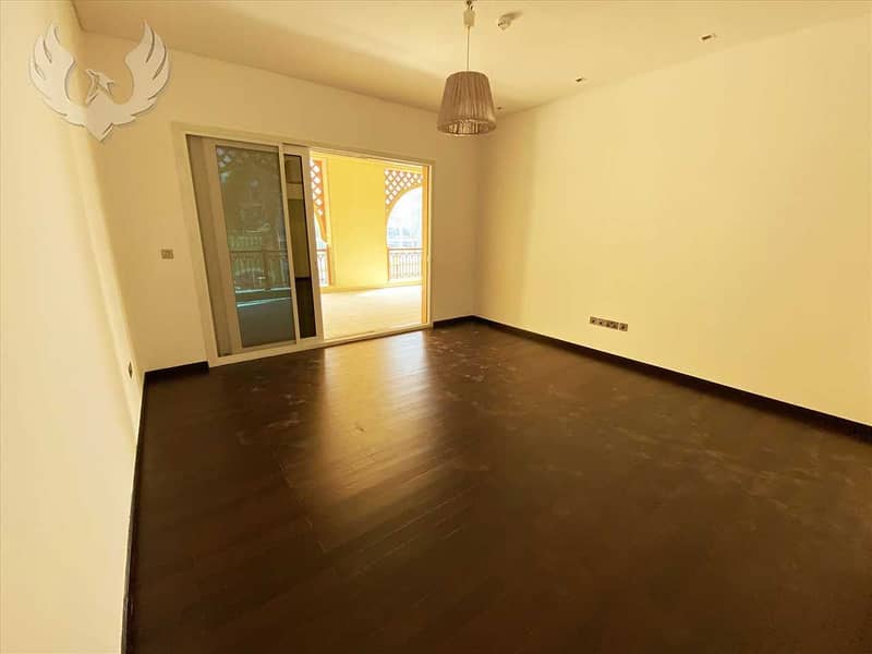 7 Exclusive 3BR Type B Huge Balcony Vacant