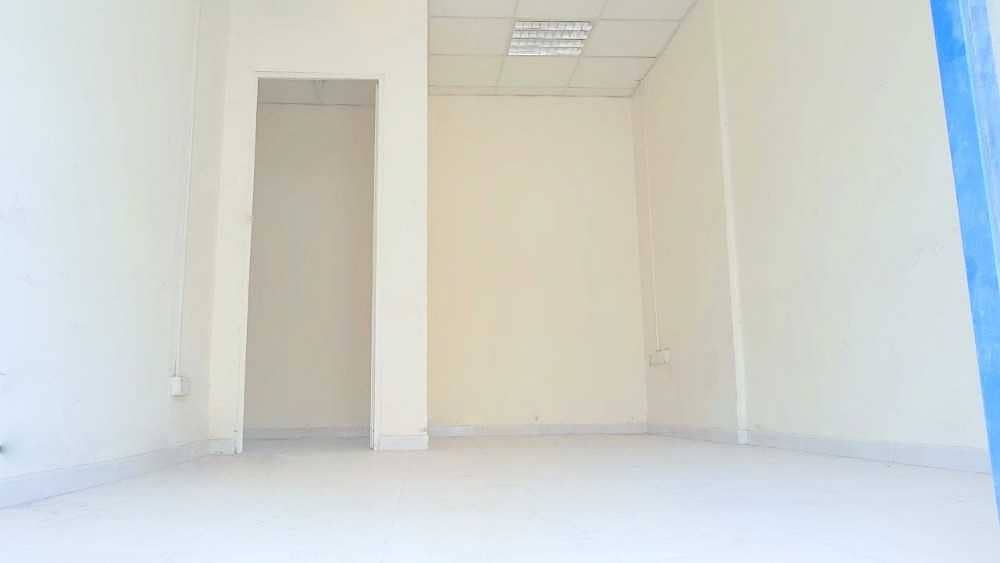 COMMERCIAL SPACE AVAILABLE! APPROX. AREA OF 20 SQMTRS. IN MUSSAFAH SHABIYA 12 NEAR UAE EXCHANGE
