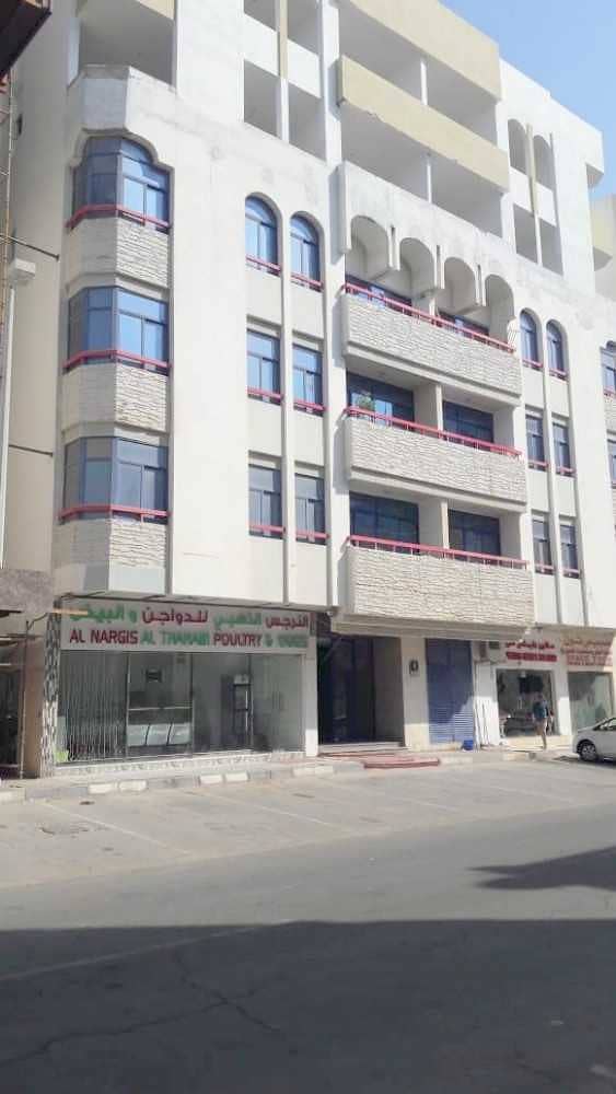 3 COMMERCIAL SPACE AVAILABLE! APPROX. AREA OF 20 SQMTRS. IN MUSSAFAH SHABIYA 12 NEAR UAE EXCHANGE