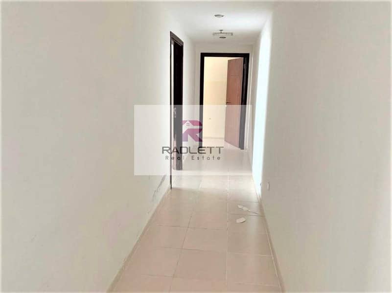 4 Huge 3 Bedroom Apartment with Netted Balcony