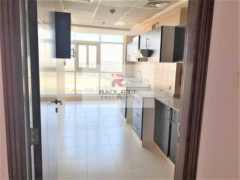 8 Huge 3 Bedroom Apartment with Netted Balcony
