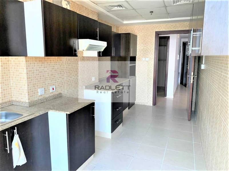 10 Huge 3 Bedroom Apartment with Netted Balcony