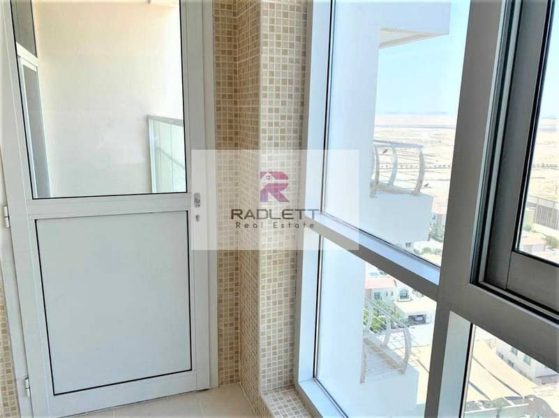 27 Huge 3 Bedroom Apartment with Netted Balcony