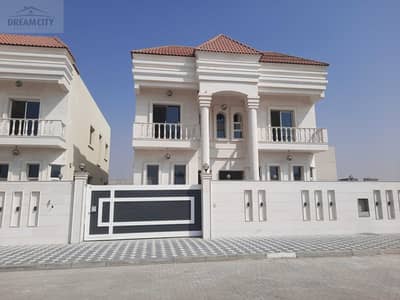 Villa for sale at the lowest prices, deluxe finishing, European design, on a main street