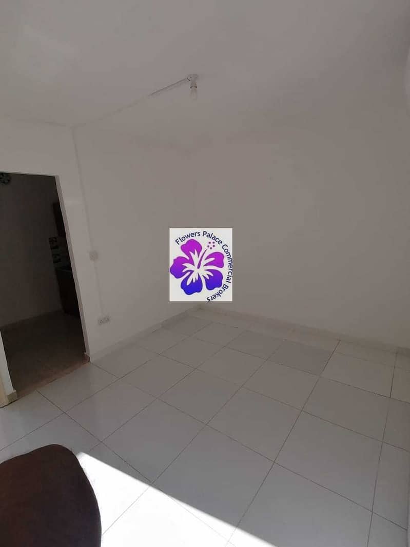 94 FOR RENT incloud  Studio in backe side unvirsal Hospital  delma strret 12 payment