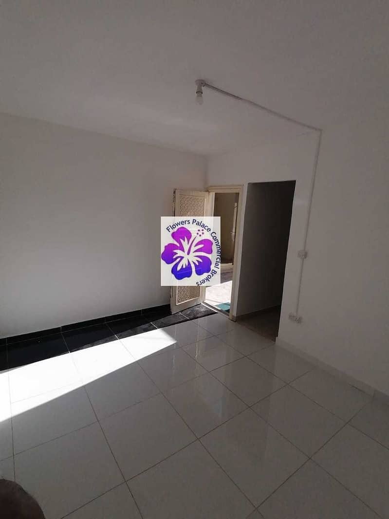 98 FOR RENT incloud  Studio in backe side unvirsal Hospital  delma strret 12 payment