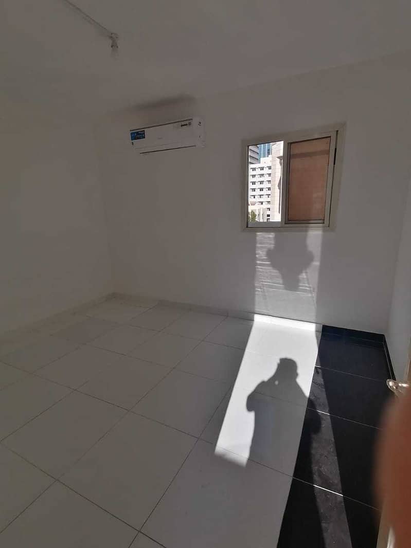 109 FOR RENT incloud  Studio in backe side unvirsal Hospital  delma strret 12 payment