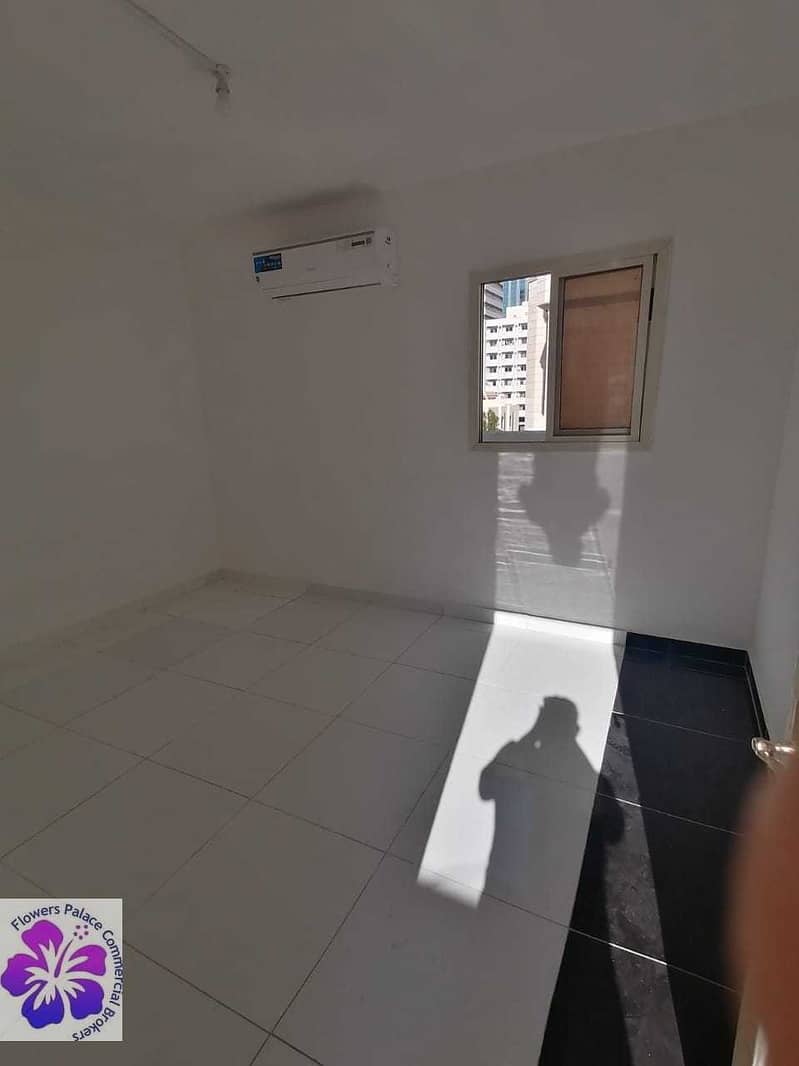 111 FOR RENT incloud  Studio in backe side unvirsal Hospital  delma strret 12 payment