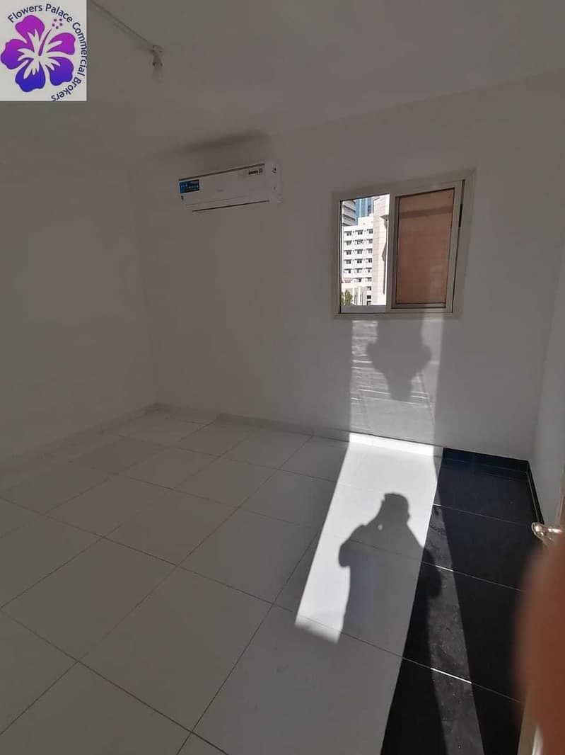 112 FOR RENT incloud  Studio in backe side unvirsal Hospital  delma strret 12 payment
