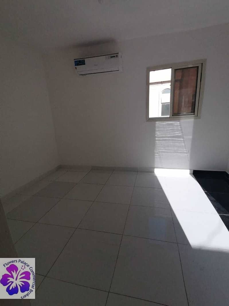 114 FOR RENT incloud  Studio in backe side unvirsal Hospital  delma strret 12 payment
