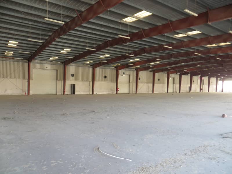 Specious  Warehouse with open yard  for rent in  Al quoz