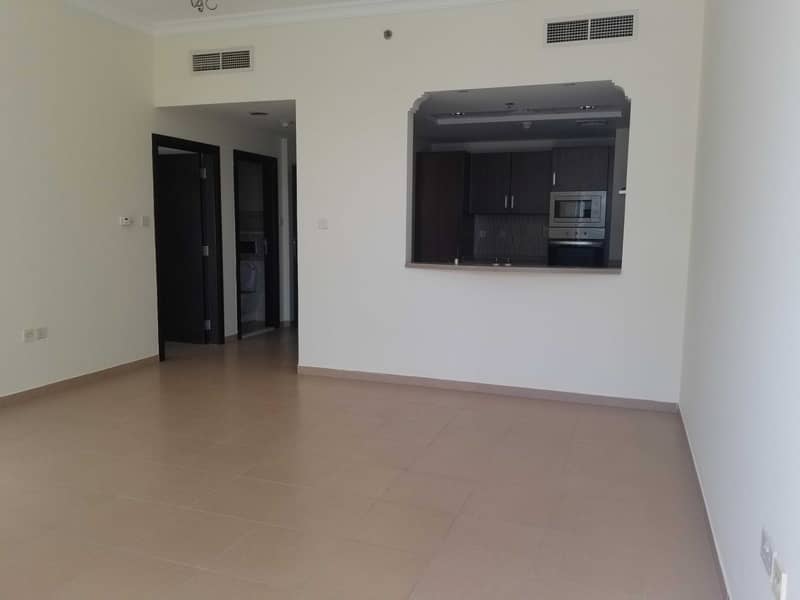 5 EXCELLENT 1BHK FULLY EQUIPPED KITCHEN FAMILIES ONLY 2 BALCONIES POOL GYM 32K