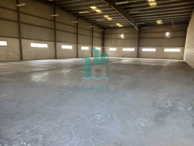 33000 square feet independent warehouse for rent in Al Quoz 1